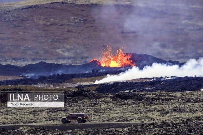  ورود جریان گدازه به شهر گرینداویگ ایسلند 