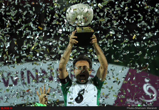 سوپرجام فوتبال ایران - دیدار تیم‌های استقلال خوزستان و ذوب آهن اصفها