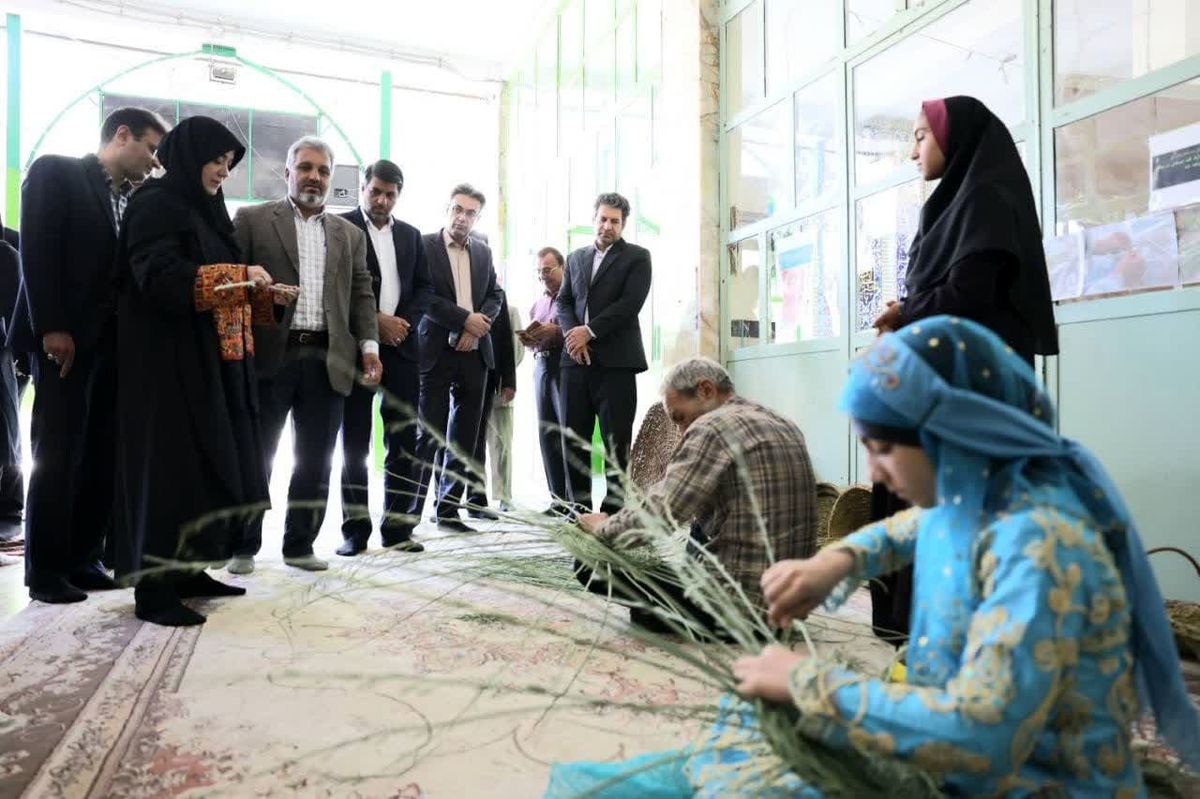 ثبت ملی صنایع دستی از حالت فرمایشی خارج شود 
