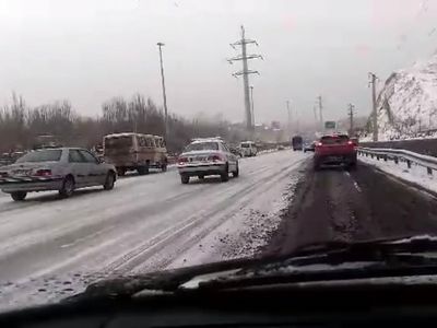 بارش برف در ارتفاعات هراز/مه گرفتگی همراه با کاهش دید در استان مازندران 
