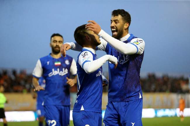 گزارش تصویری نیمه اول بازی مس کرمان - استقلال