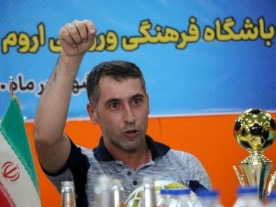 تیم فوتسال اروم آلیاژ آذربایجان غربی پول خرید لباس ندارد/ استفاده از لباس جوانان در بازی مقابل نماینده اصفهان