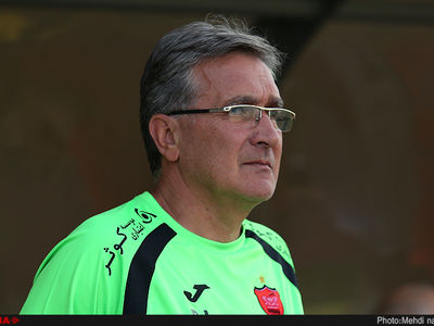 پاسخ کوبنده از برانکو؛ وقتی ربروف جلوی سرمربی پرسپولیس زانو زد