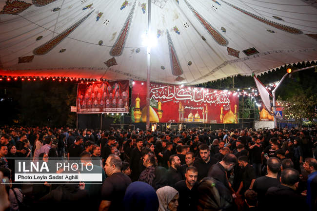 آیین مشعل گردانی در دولت آباد