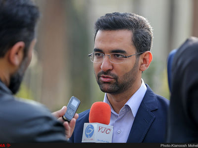 حضور شرکت‌های حوزه فناوری اطلاعات در بورس راه حل شفافیت است/ امروز برند جدید موبایل در طرح رجیستری تعیین می‌شود