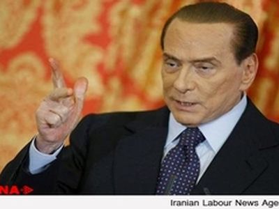 وزرای عضو حزب برلوسکنی از دولت ائتلافی خارج شدند