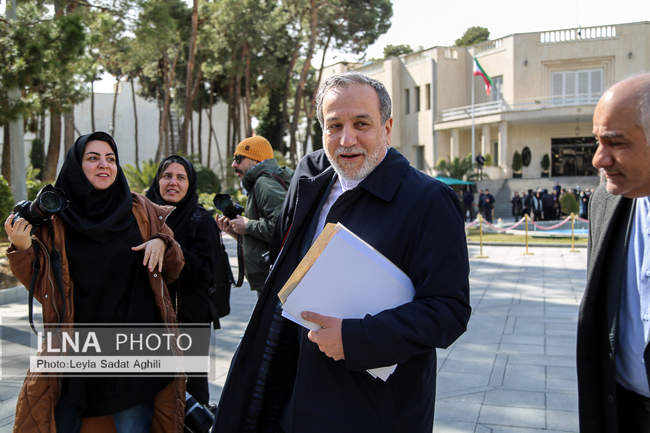 حاشیه جلسه هیات دولت- ۸ اسفند