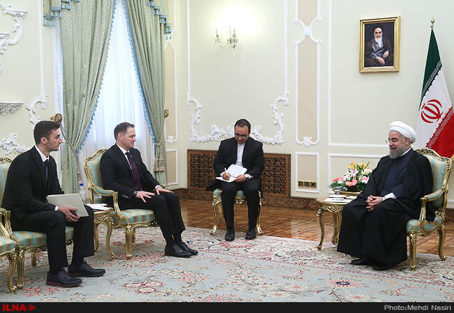 تقدیم استوارنامه سفیران 6 کشور به رئیس جمهوری
