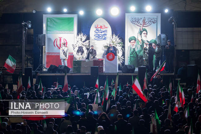 آیین وداع با پیکر شهدای ناوشکن «دنا» 