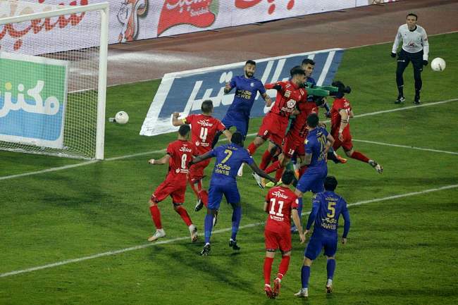 گزارش تصویری: تساوی جذاب سرخابی‌ها در دربی ۹۴