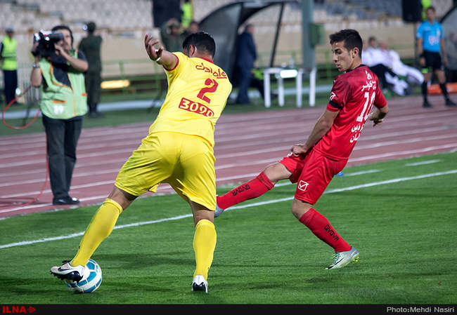 مسابقه فوتبال بین دوتیم پرسپولیس تهران و نفت تهران