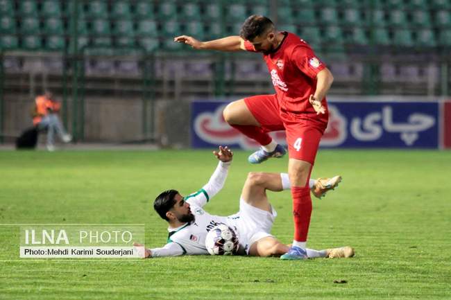 توقف تیم فوتبال تراکتور تبریز  برابر ذوب آهن اصفهان