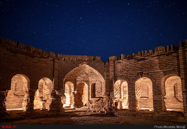 نماهای شبانه کاروانسرای ساسانی دیرگچین