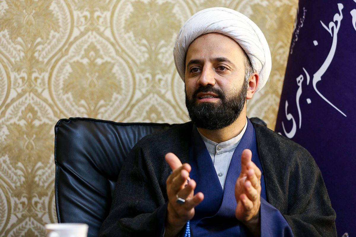 دشمن می‌خواهد القا کند که رای دادن چیزی را تغییر نمی‌دهد