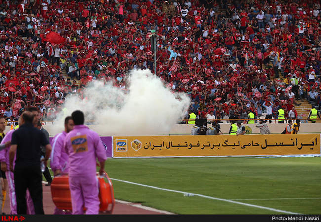 دیدار تیم های فوتبال پرسپولیس تهران و راه آهن تهران/2