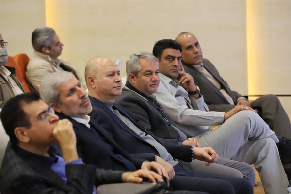 قدردانی از مدیرعامل شرکت مس برای برپایی گردهمایی نوآوری و فناوری