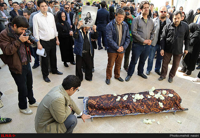 مراسم تشییع پیکر بانو ثریا حکمت در خانه سینما