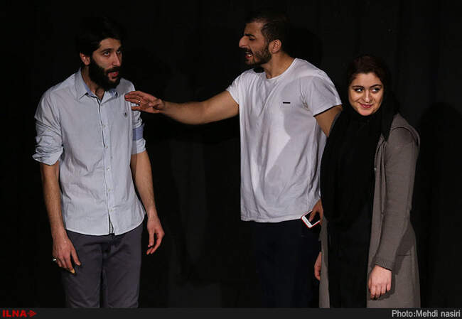 نمایش دَر به کارگردانی شهاب مهربان