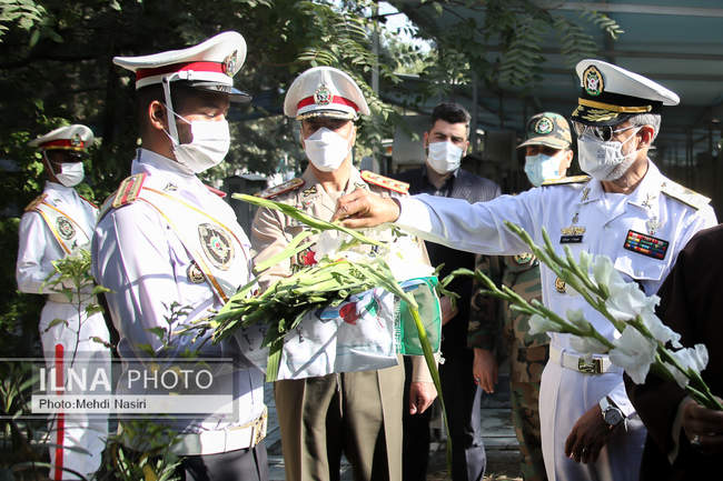 مراسم تجدید میثاق کارکنان سازمان عقیدتی سیاسی ارتش با آرمان های امام