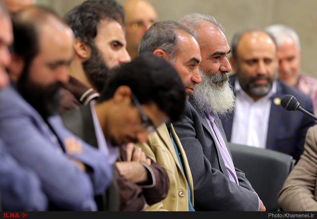 دیدار جمعی از شاعران و اهالی فرهنگ و ادب با رهبر انقلاب