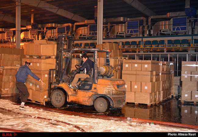 مهار آتش سوزی شرکت ایران چسب در شهرصنعتی البرز