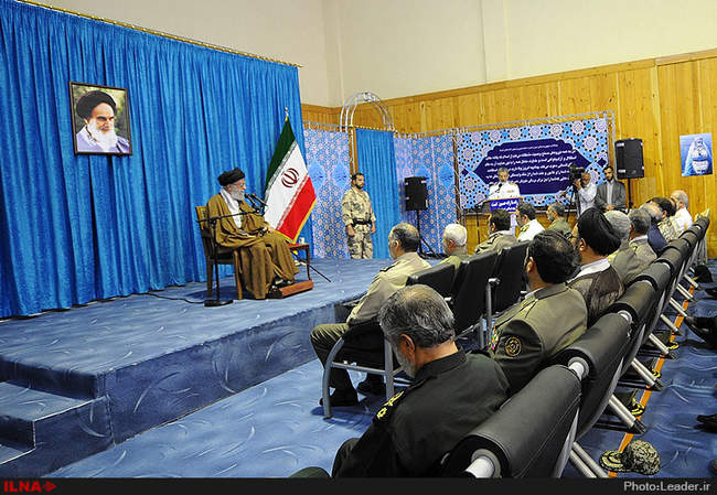 دیدار فرماندهان و مسئولان ارتش با رهبر انقلاب