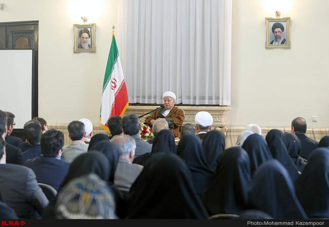 دیدار کارکنان، مدیران و خیرین بنیاد بیماری‌های خاص با آیت‌الله هاش�