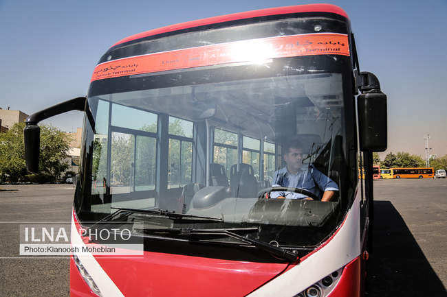 رونمایی از اتوبوس‌های دو کابین بازسازی شده شرکت واحد اتوبوسرانی تهر