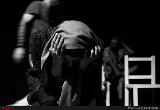 نمایش سندرم پای بیقرار در مشهد به روی صحنه رفت