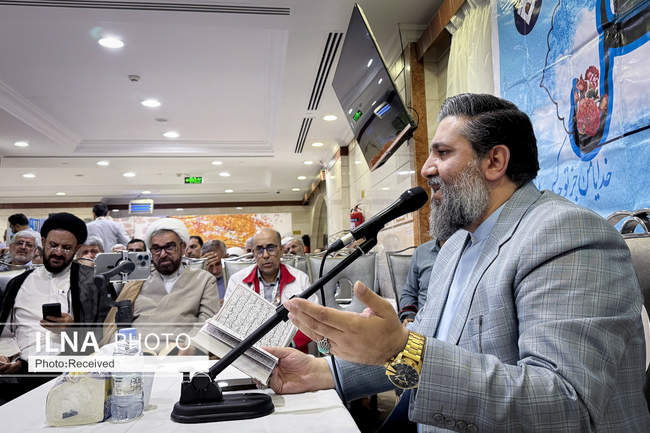 مراسم دعای کمیل زائران ایرانی در مدینه منوره