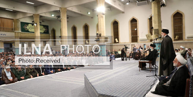 دیدار جمعی از مردم، مسئولان و مهمانان کنفرانس وحدت اسلامی با مقام مع