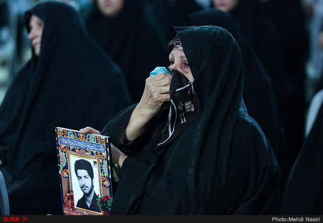  نواختن زنگ سال تحصیلی جدید در مزار شهدا با حضور محمد علی نجفی شهردار 