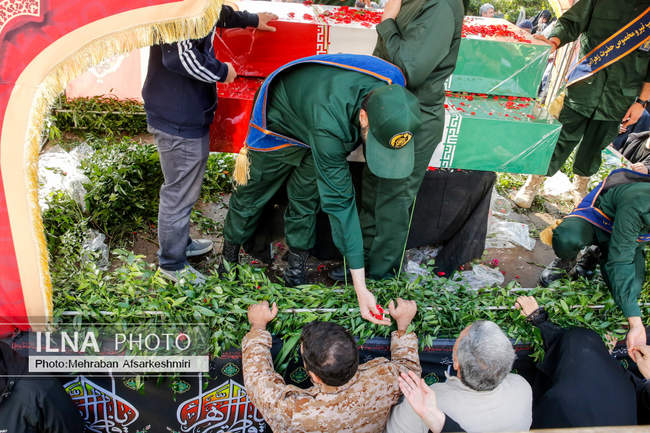 تشییع ۱۰۰ شهید گمنام دفاع مقدس