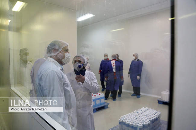 خط تولید ماسک و مواد ضد عفونی کننده در کارخانه های نساجی هلال ایران