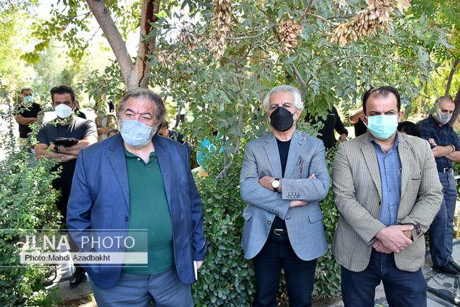 عزت الله مهرآوران به خاک سپرده شد