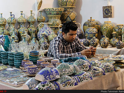جمعه بازار صنایع‌دستی در باغ هنر اراضی عباس آباد