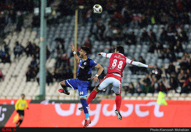 دیدار تیم های فوتبال پرسپولیس تهران و استقلال خوزستان
