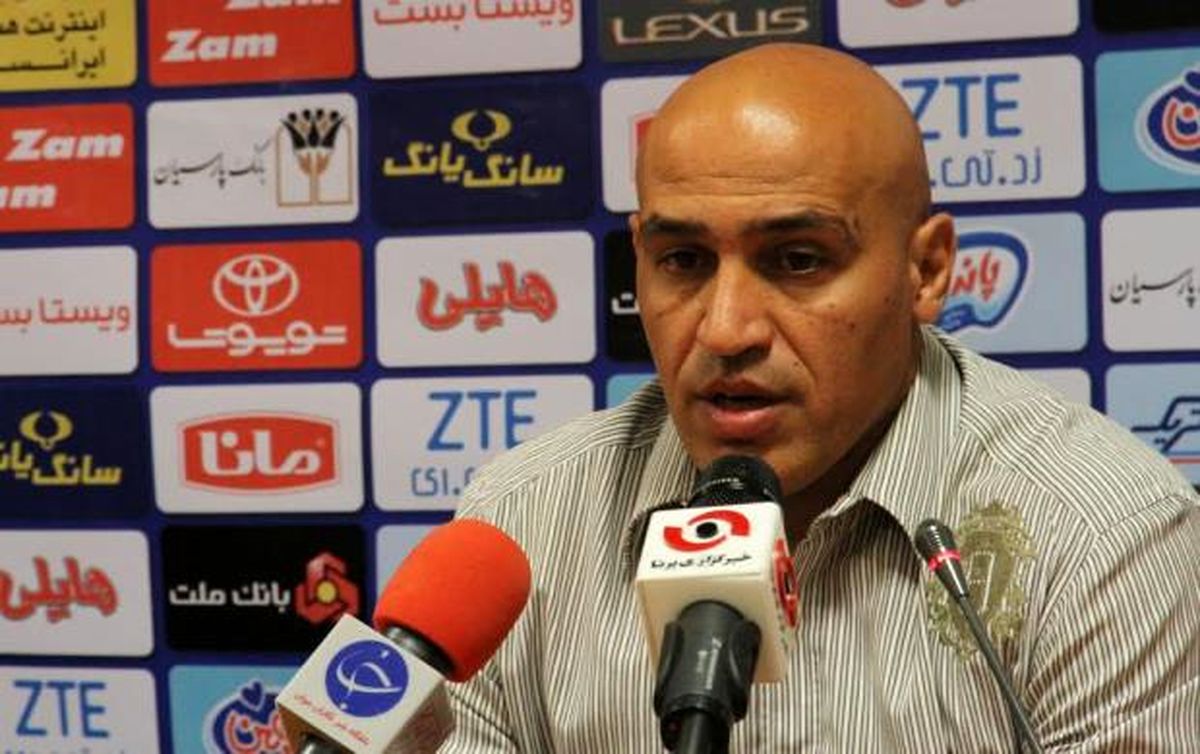 منصوریان: لیگ برتر اولویت سوم نفت است/به استقلال کمک می‌کنیم
