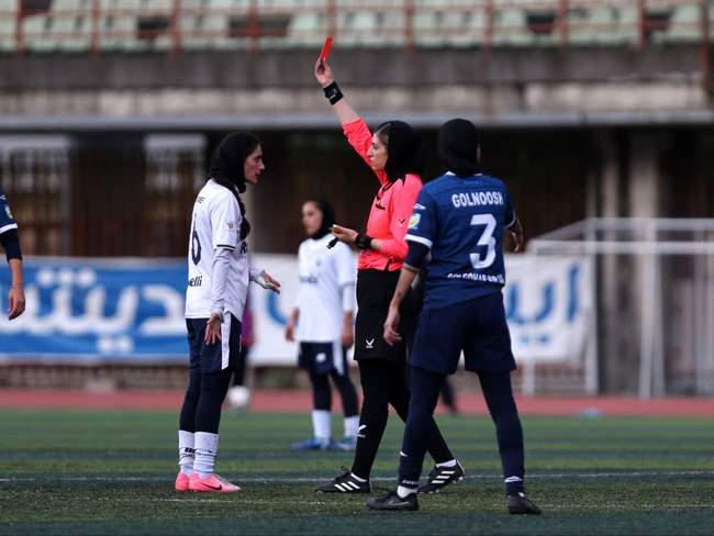 گزارش تصویری از دیدار تیم‌های ملوان و گل گهر سیرجان