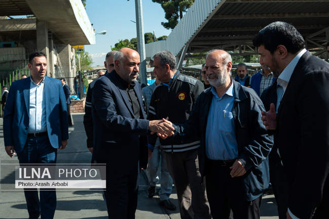 دیدار وزیر تعاون، کار و رفاه اجتماعی و دبیر کل خانه کارگر با کارگران �
