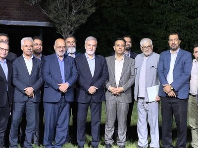 حماسه‌های تاریخ شیراز باید در شهر نمود داشته باشد