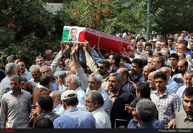 مراسم تشییع پیکر احمد حاتمی دانشمند جان باخته در حادثه مکه