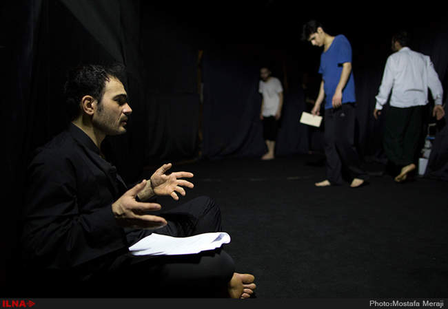 تئاتر هملت در قم به روی صحنه می رود