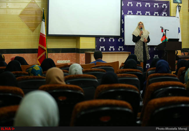 همایش آموزش فن بیان با حضور فرزانه معصومیان در قم