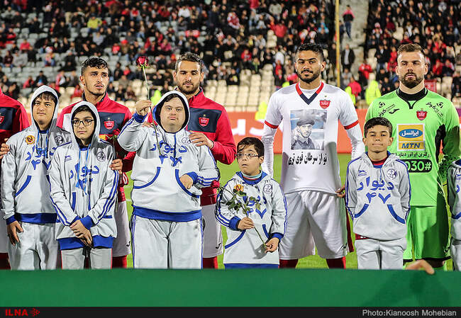 دیدار تیم های فوتبال پرسپولیس تهران و استقلال خوزستان