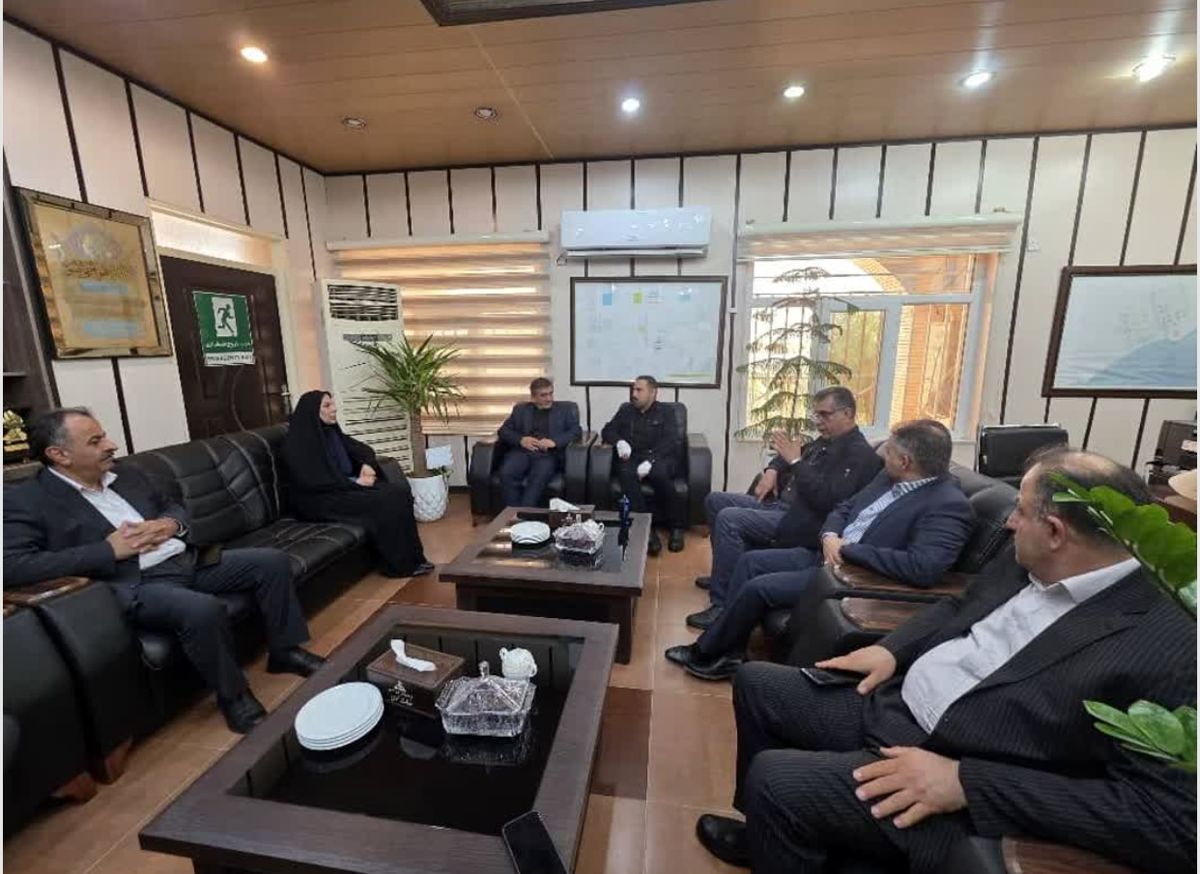 بازدید مدیرعامل منطقه آزاد اروند از پالایشگاه آبادان و بررسی ابعاد حادثه آتش‌سوزی