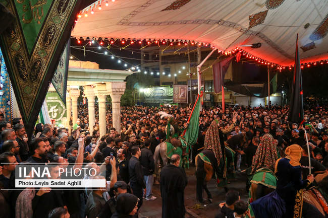 آیین مشعل گردانی در دولت آباد