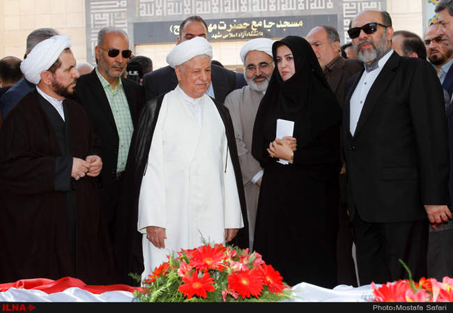 بازدید آیت الله هاشمی رفسنجانی از چند طرح در دانشگاه آزاد اسلامی واح�