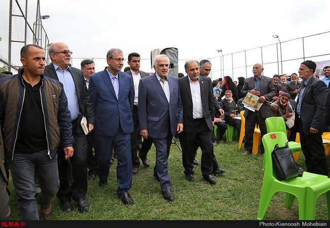 اهدای حکم بازنشستگی پیش از موعد روستاییان با حضور وزیر کار-بابلسر