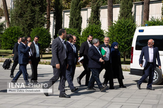 حاشیه جلسه هیات دولت - ۲۳ مهر